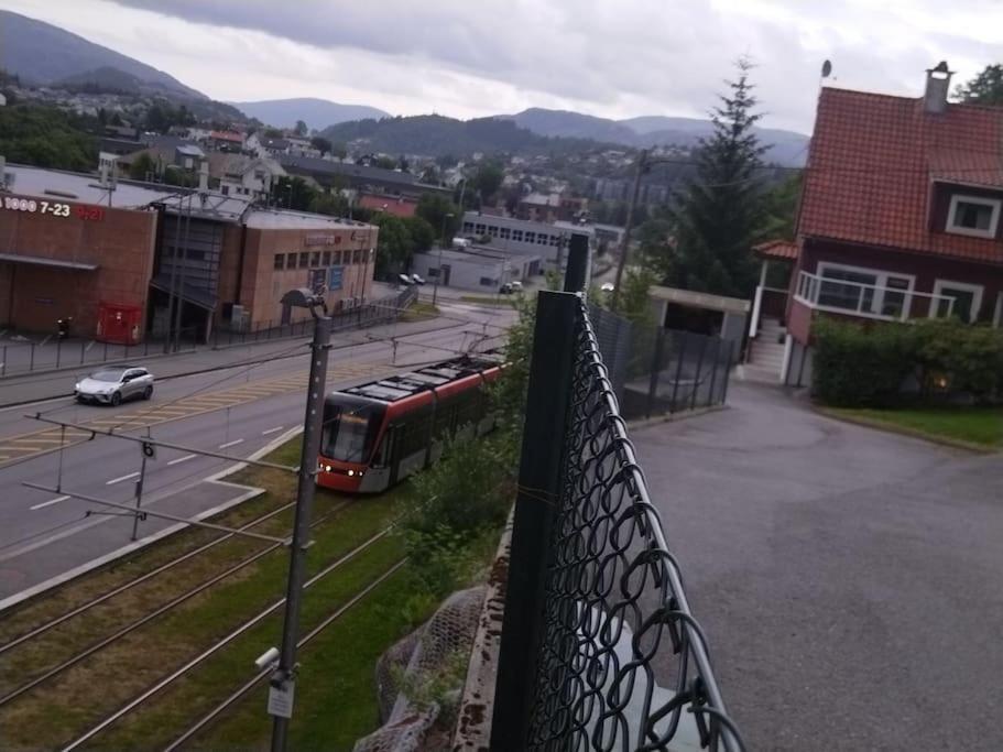 Kjellerleilighet I Fana Til Leie-Med Gratis Parkering Og Mange Kollektiv Reisemuligheter Bergen Extérieur photo