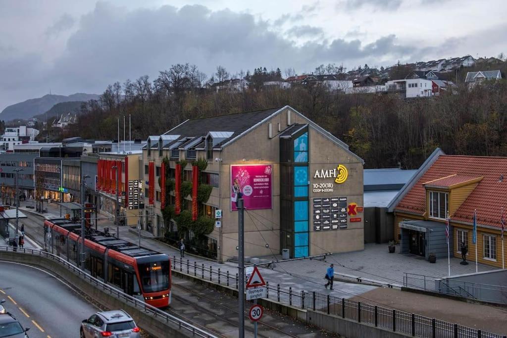 Kjellerleilighet I Fana Til Leie-Med Gratis Parkering Og Mange Kollektiv Reisemuligheter Bergen Extérieur photo